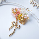 【専用出品】お花満開きらめきブローチ