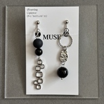 【シンプルアシメ　ピアス/イヤリング】インパクト　個性的　モノトーン　ひと癖　揺れる　金具交換　サージカルステンレス　チタン　送料込み　黒　シルバー