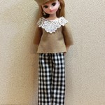 リカちゃん＊秋のトップ・パンツセット　ベージュ