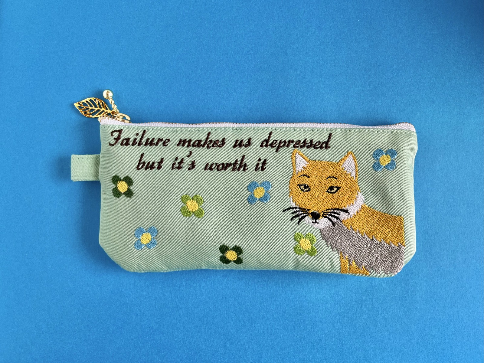 チベットスナギツネ刺繍のペンケース - POWER OF WORDS' GALLERY