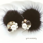 blackファーキャッチピアスorイヤリング 