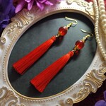 【色オーダー可】ガラス玉ととタッセルのピアス(イヤリング)（赤）【チャイナ】【中華風】【和風】【推し活】【推し色】【成人式】【卒業式】【着物】【袴】【浴衣】