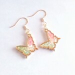 春色蝶々のピアス