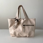 馬革＊オフホワイト＊ソフトで軽いトートバッグ＊A4収納可＊ビッグハトメ＊アンティーク金具