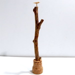 樹のてっぺんに佇む鳥 小枝ペン