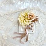 結婚式＊卒業＊入学式＊新作コサージュ＊薔薇とダリアのコサージュにパールを添えて。無料ラッピングあり
