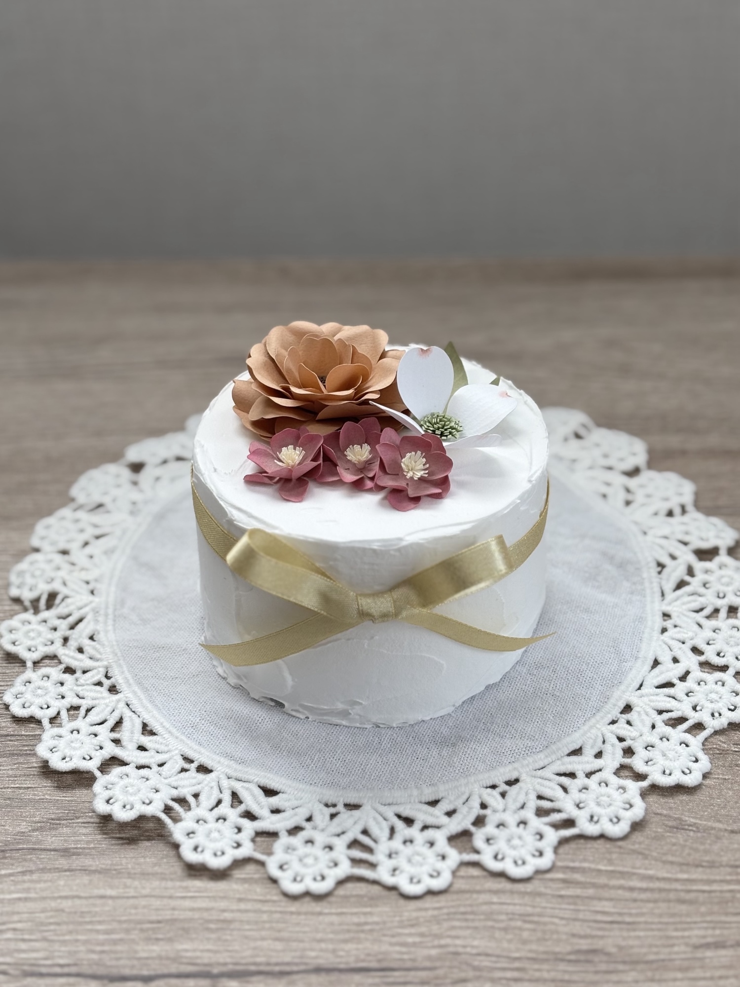 merci*M様】フェイクスイーツ◇薔薇飾り◇ホール苺サンド