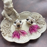vintage ビーズ刺繍 パール ゴールド ベリーピンクピアス♦️ モダン イヤリング アクセサリー アンティーク 刺繍 ビーズ刺繍 ヴィンテージ メタルゴールド モガ レトロ パール 上品 大人