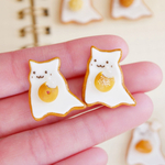 （あんぱん：桜の塩漬け）盗み食いおばけねこ【マグネット】【ミニチュアフード】