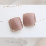 ♡ブラウングレージュのシンプルなフットネイルチップ（足の親指用）/Annaffiareペディキュア足用付け爪親指のみ浴衣ドレス前撮りきれいめワンカラー足用付け爪結婚式ウェディングフォトオフィス