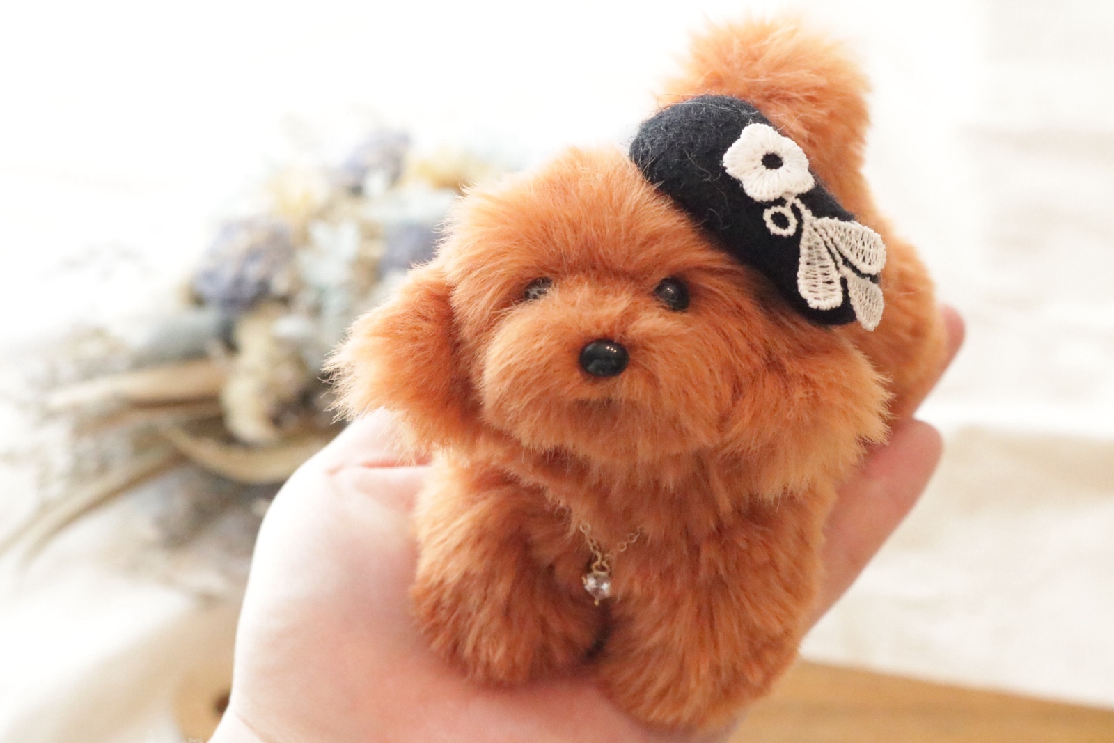 幸せを願う犬 ブラウン 茶 トイプードル マルプー トイプードル
