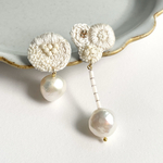 299◇刺繍ピアス.刺繍イヤリング.ホワイト.淡水パール