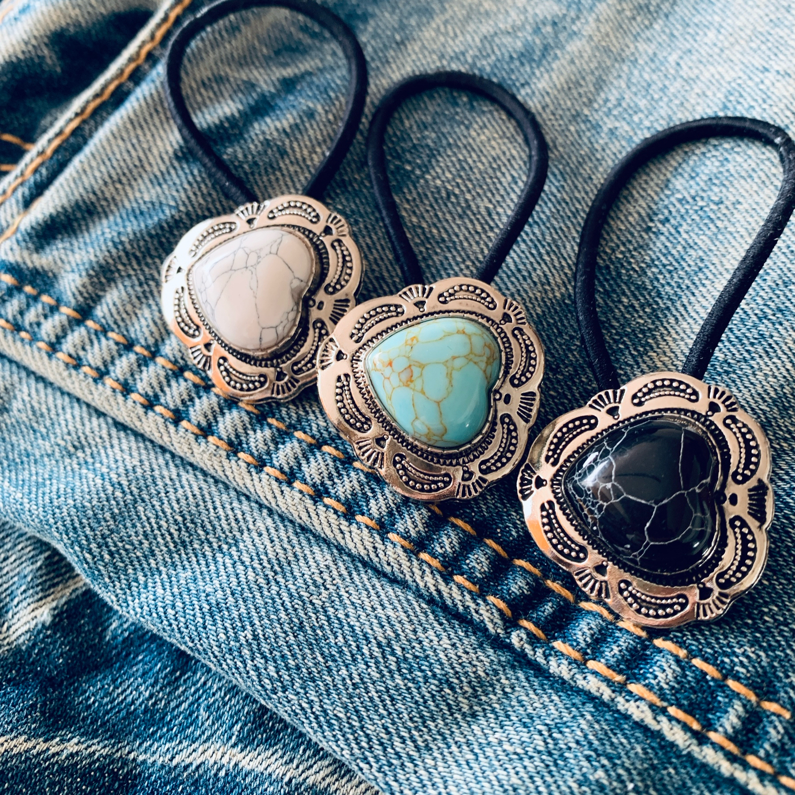 ゴム交換可能】大きめフローライトのヘアゴム✩.*˚天然石×ヘアゴム