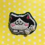 にゃんこブローチ