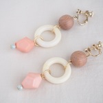 ウッド×アクリルの大ぶりイヤリング