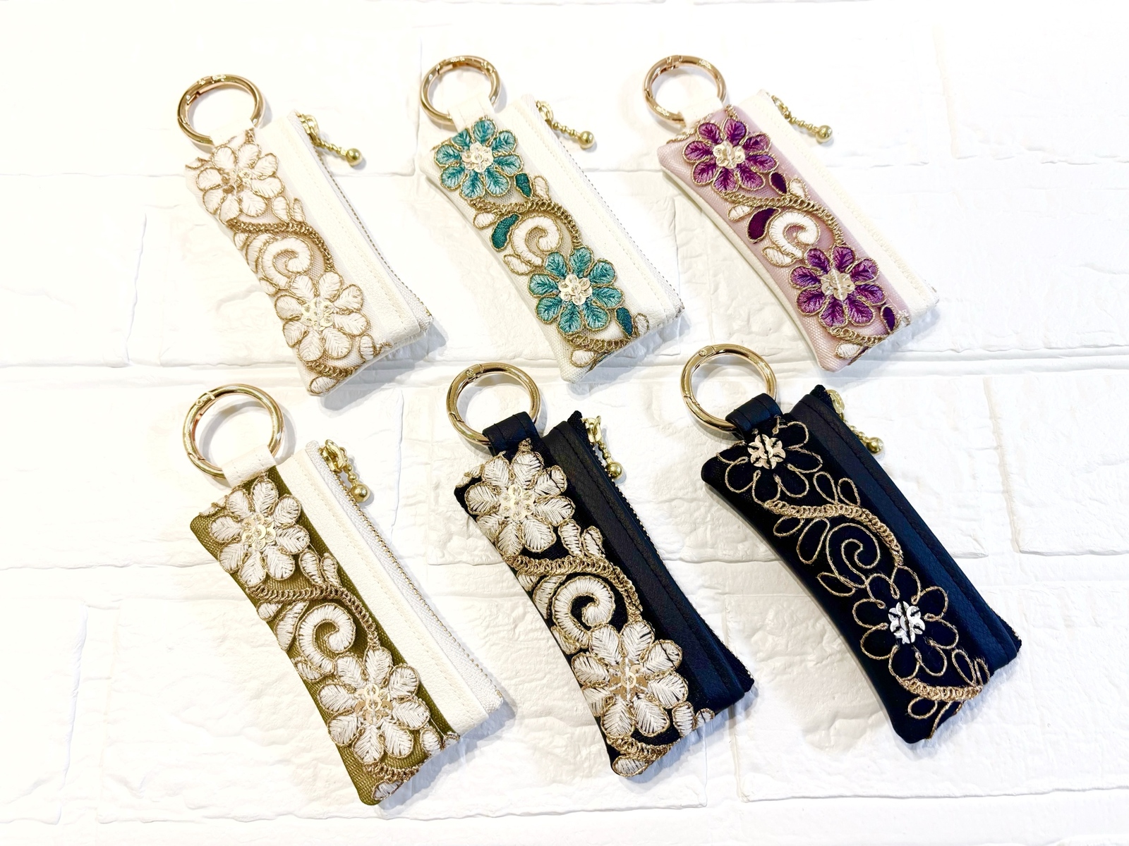 リップポーチ　ポーチ　ミニポーチ　インド刺繍　リボン　ブラック　927-9 700個突破✨〉 リップケース ポーチ インド刺繍 ミニポーチ