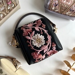 new🕊️インド刺繍リボン チャームポーチ♡black②🖤ボックスポーチ チャーム 便利なチャームポーチ✨