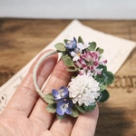 布花　小さめの草花リースブローチ　1528
