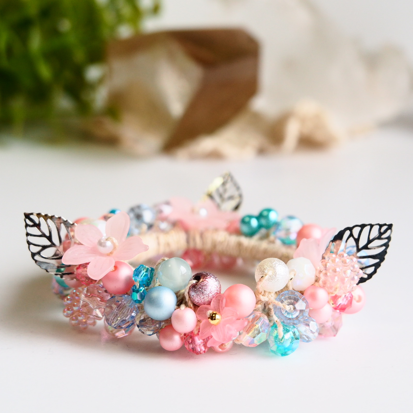 メグえもん様 可愛いピンク ハーフ シュシュ☆ビーズ ヘアゴム☆ハンドメイド ハーフ シュシュ☆ビーズ ヘアゴム☆ハンドメイド ガラスパール