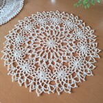 モチーフつなぎのレース編みドイリー　アンティーク風27.5cm