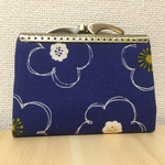 ブルーの花柄のがま口カードケース