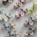 ♡くすみカラー　ダブルピン　ミニミニリボン2個付き　　同色2個セット♡ギフト♡シンプル♡通園♡通学♡