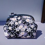 桜の横がま口ポーチ