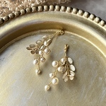 NEW 白いミモザ　パール　小枝　ディップアート　ピアス　イヤリング　花