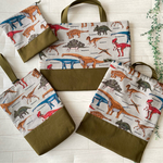  ＊男の子用＊入園入学グッズ。恐竜柄＊レッスンバッグ＊シューズ入れ＊体操服入れ＊歯ブラシコップ入れ＊ナップサックに変更も可能♪