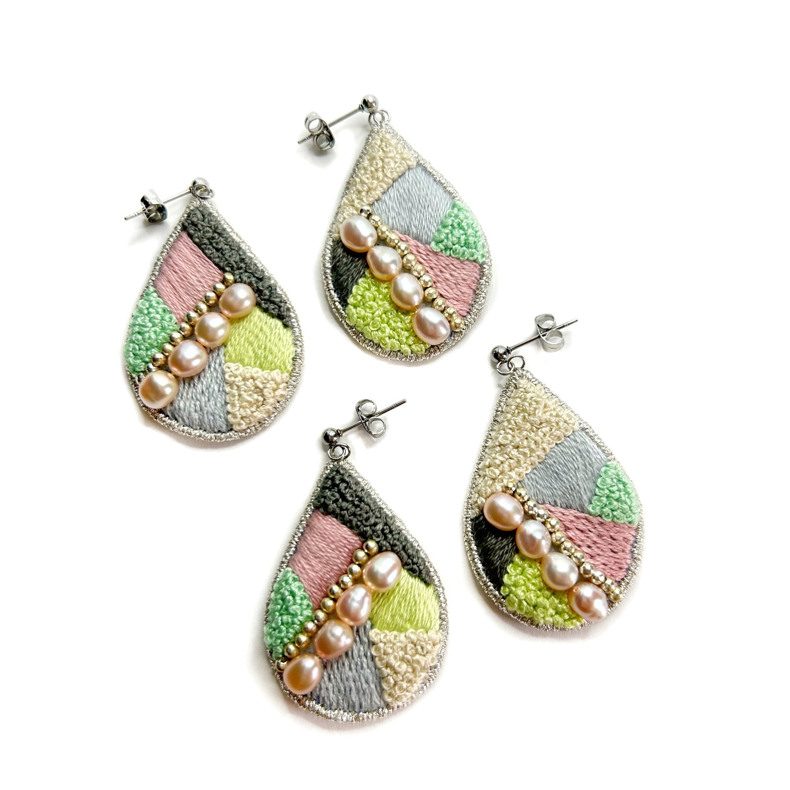 ビオラピアス❁¨̮ ビオラ ピアス（スタッド・一粒） の人気通販｜Creema(クリーマ