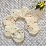 花びらスタイ　いちご　花刺繍　kijitto