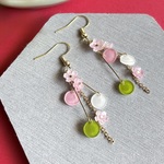春のお花見三色団子ピアス  アクセサリー 花 ピンク 和風 着物 白 緑 桜 和 お菓子 スイーツ 和菓子