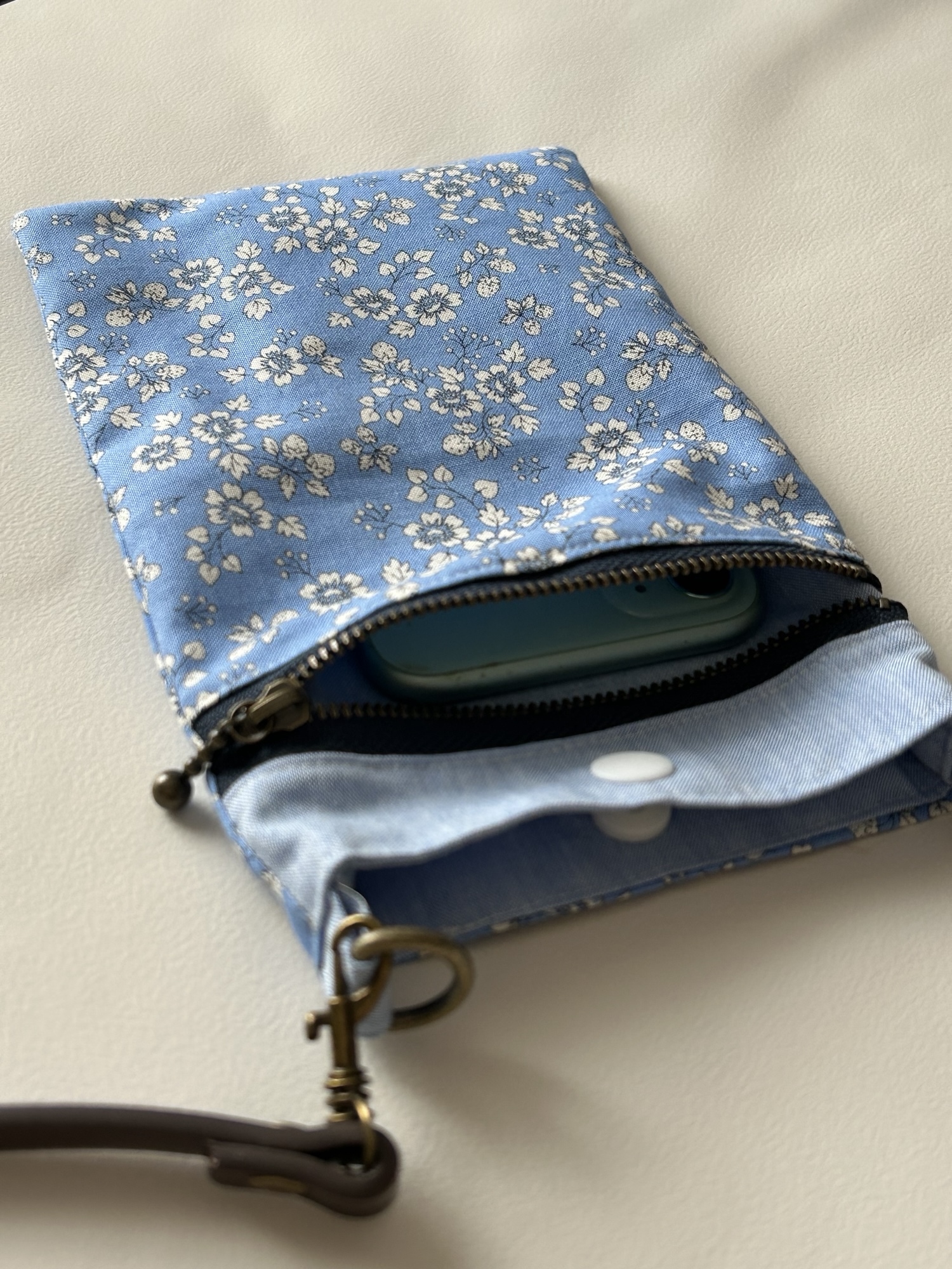 花柄スマホショルダー スマホポーチ スマホポシェット サコッシュ 小花