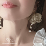 ドレスにおすすめ♡ 大ぶり　揺れるシフォンタッセルピアス・イヤリング　カーキ×ゴールド　パール　ウエディング