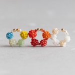イヤーカフ　ビーズ　ヴィンテージビーズ　赤  白　青　ビーズアクセサリー　ワンポイント　結婚式　ワンポイント　春　夏　カラフル　