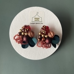  【garden】レッド×グリーンのビーズ刺繍ピアス(イヤリング)