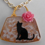 黒猫　春の知らせ　レジン　バックチャーム