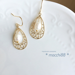 淡水パールと透かしパーツのピアス  /  ゆらゆら 揺れる
