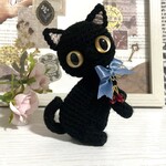 手乗りサイズ＊ぺったんこ黒猫🍒スモーキーブルー＊あみぐるみ