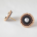 秋色　パールとタティングレース刺繍ピアス