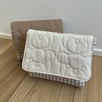 【3日以内に発送】くま♡キルティング　マジックテープ式✳︎横入れお弁当袋（封筒型）/男の子/女の子　グレーチェック