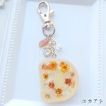 [オレンジ]お花と天然石のイニシャルキーチャームorバッグチャーム