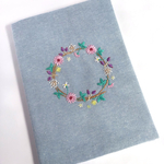 A5サイズ　花の刺繍のカバー