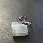ブラッドショットアイオライト　スネークステップCZリング　SILVER925