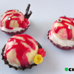 いちごソースたっぷりアイスのマグネット