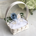 【送料込み】小さめサイズのかご　とっても軽い　くすみブルー　バラ　グリーン　挙式　ウェディング　結婚式　リングピロー　ミニカゴ　バスケット 持ち手つき  リングボーイ