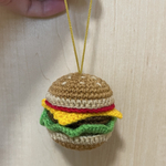 ハンバーガーのストラップ　ハンバーガー　ストラップ　かぎ針編み　あみぐるみ