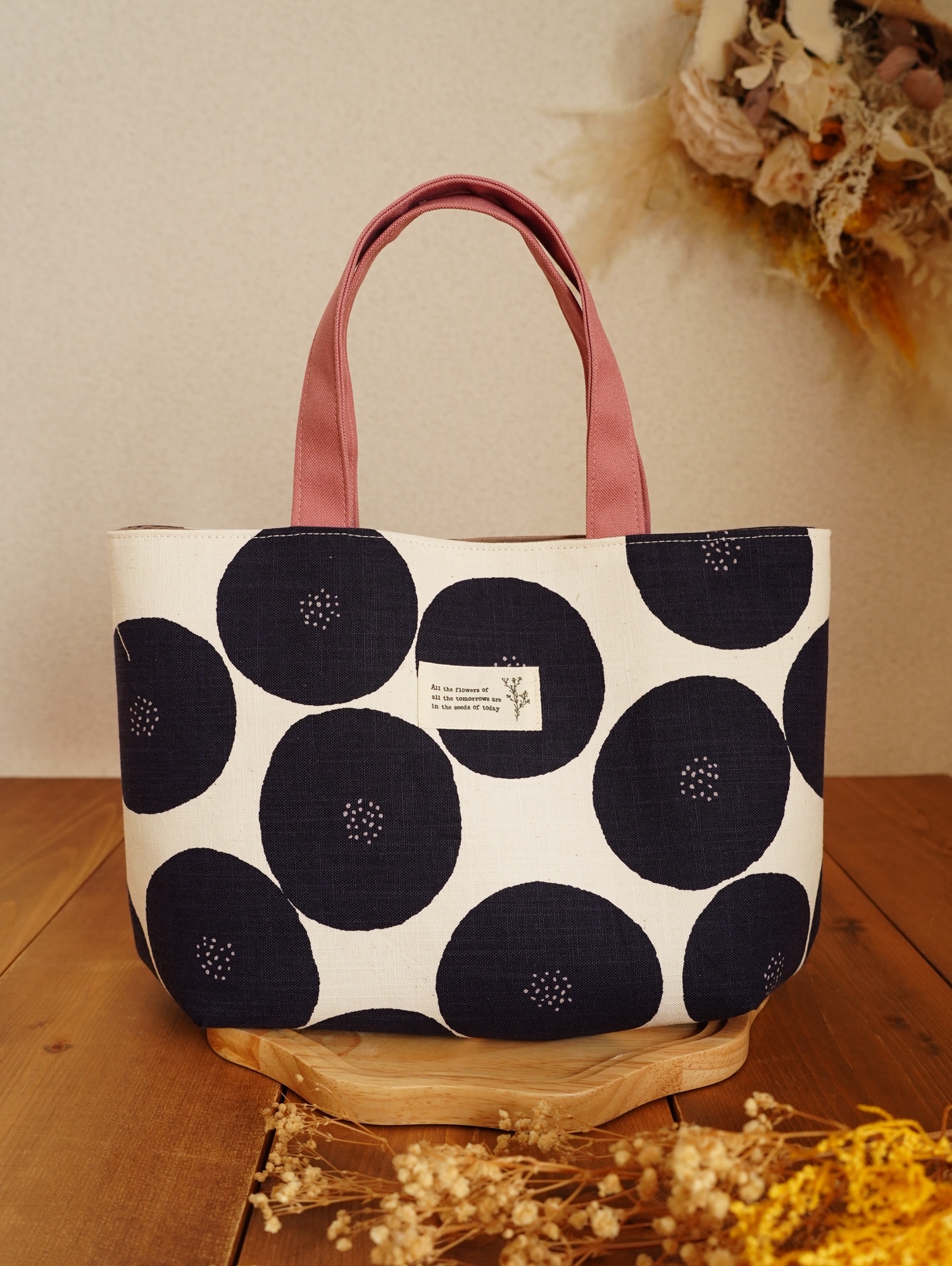 専用 あんぱん柄トートバッグと大きめポーチ トートバッグ ハンドメイド あんぱん柄 帆布｜Yahoo!フリマ（旧