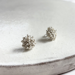 イヤリング/ピアス　ボヘミアンビーズ　つぶつぶビーズのピアス　イヤリング　シルバー　パールホワイト　グリーン　ミントグリーン　バニラホワイト　パール　金属アレルギー対応　金アレ対応　小ぶり　母の日　