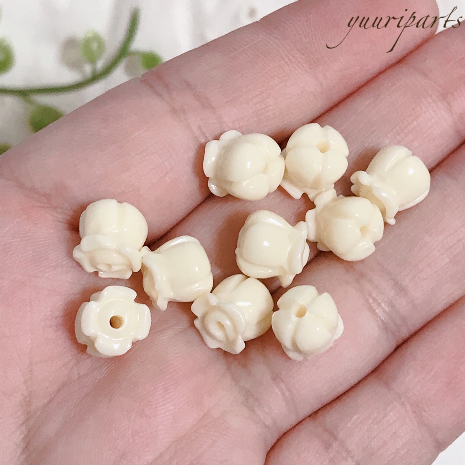 6個】フラワー ビーズ クラウン レイ ベージュ 8mm×7mm 花